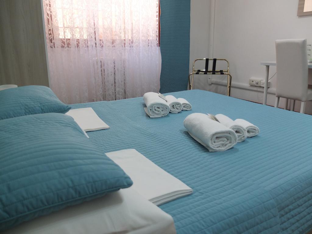 Maxim Rooms Рим Екстериор снимка