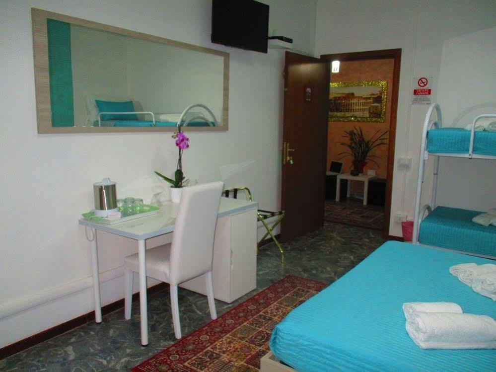 Maxim Rooms Рим Екстериор снимка