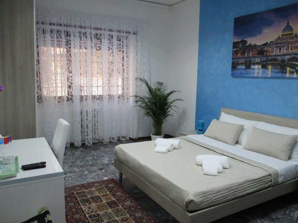 Maxim Rooms Рим Екстериор снимка