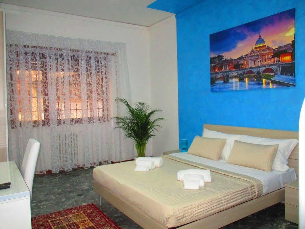 Maxim Rooms Рим Екстериор снимка