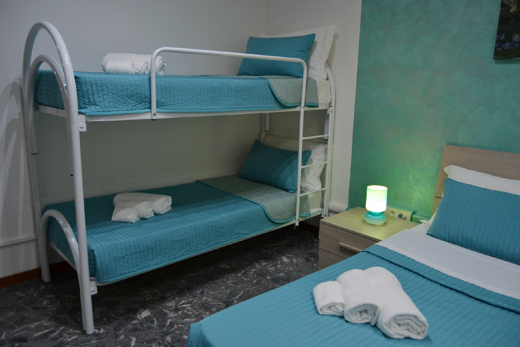 Maxim Rooms Рим Екстериор снимка