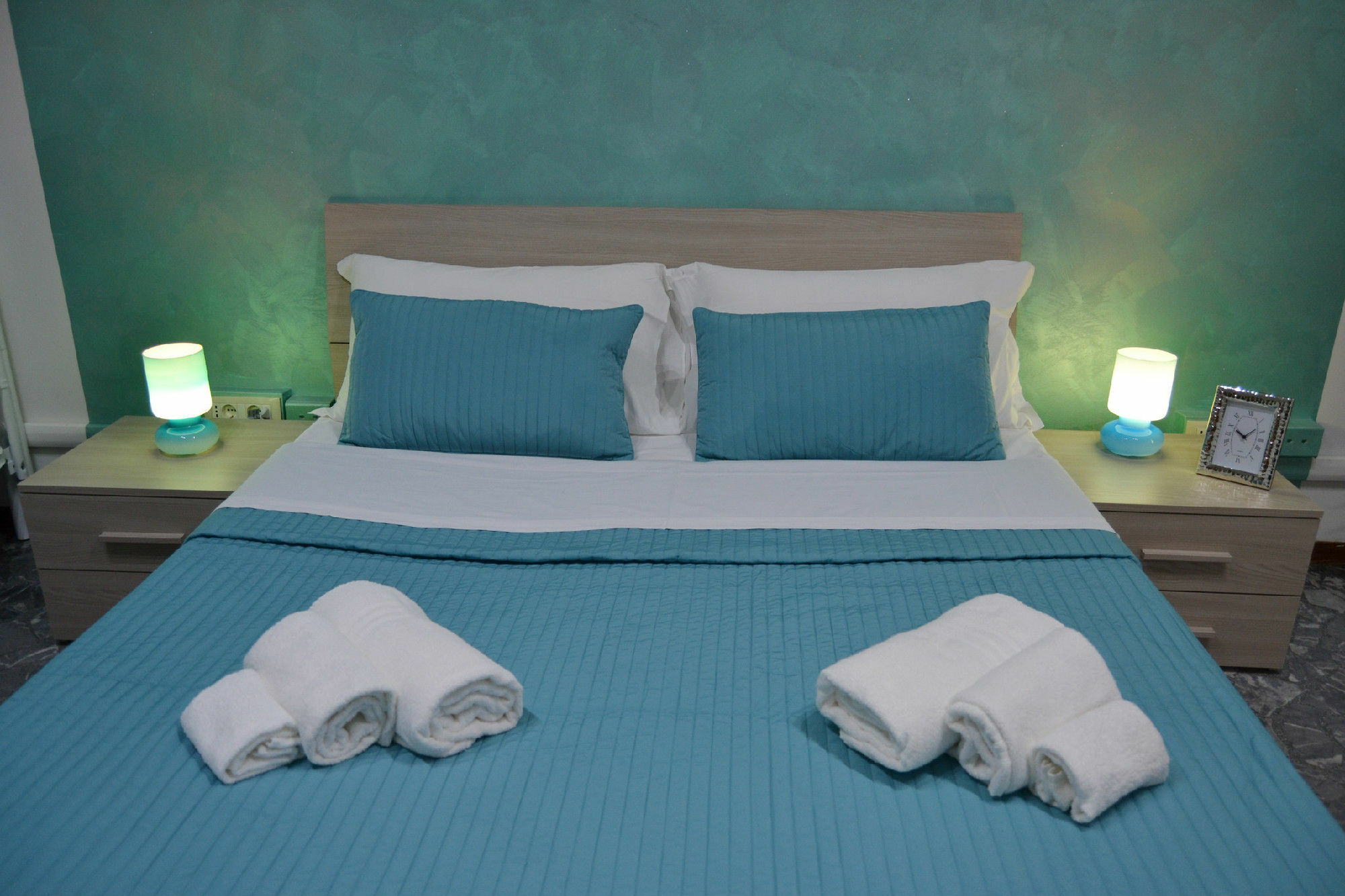 Maxim Rooms Рим Екстериор снимка