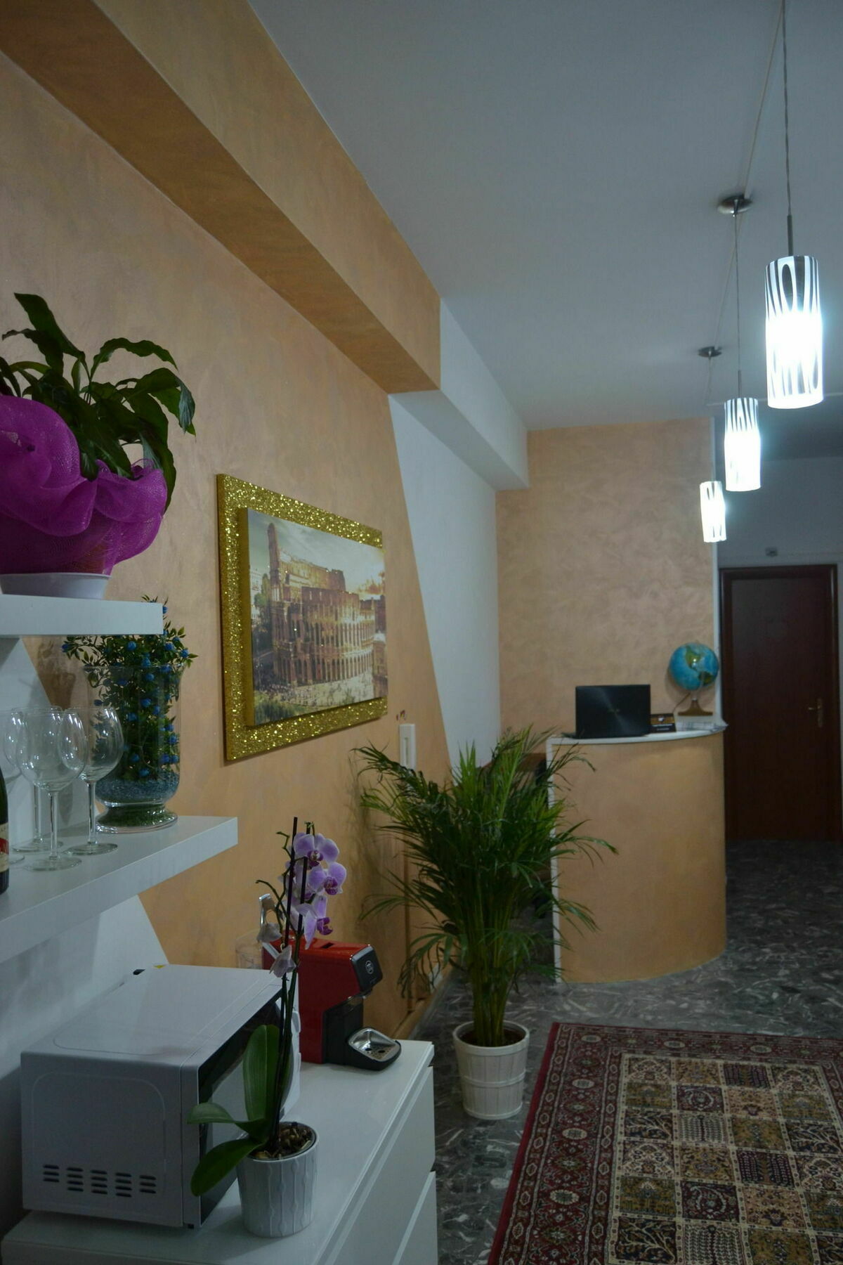 Maxim Rooms Рим Екстериор снимка