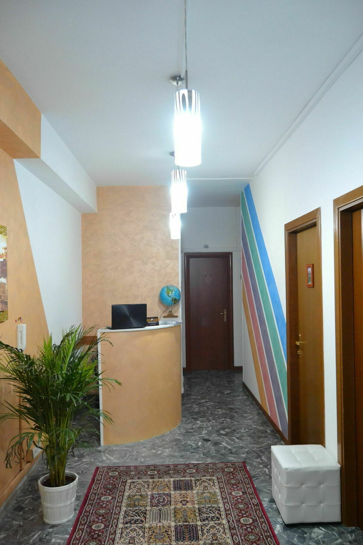 Maxim Rooms Рим Екстериор снимка